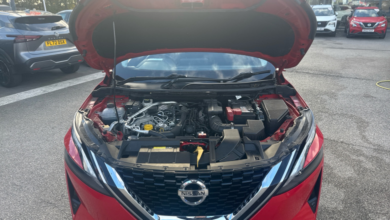 Nissan Qashqai 1.3 DiG-T MH N-Connecta 5dr Petrol Hatchback